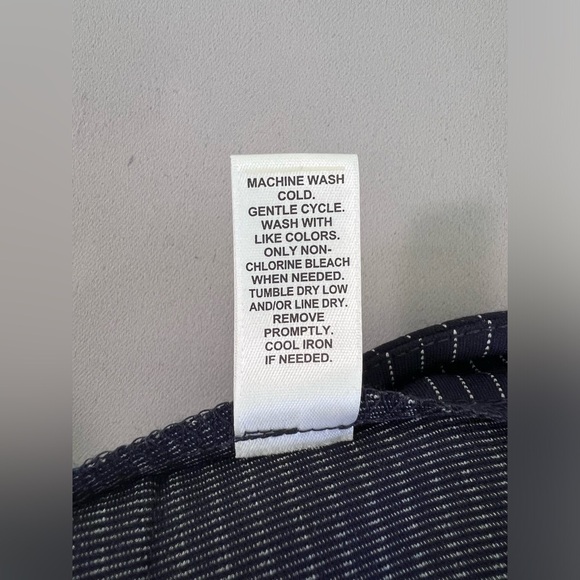 Cato‎ Women’s Navy Blue Stripe Pencil Skirt Size 8 NWT - Picture 7 of 8